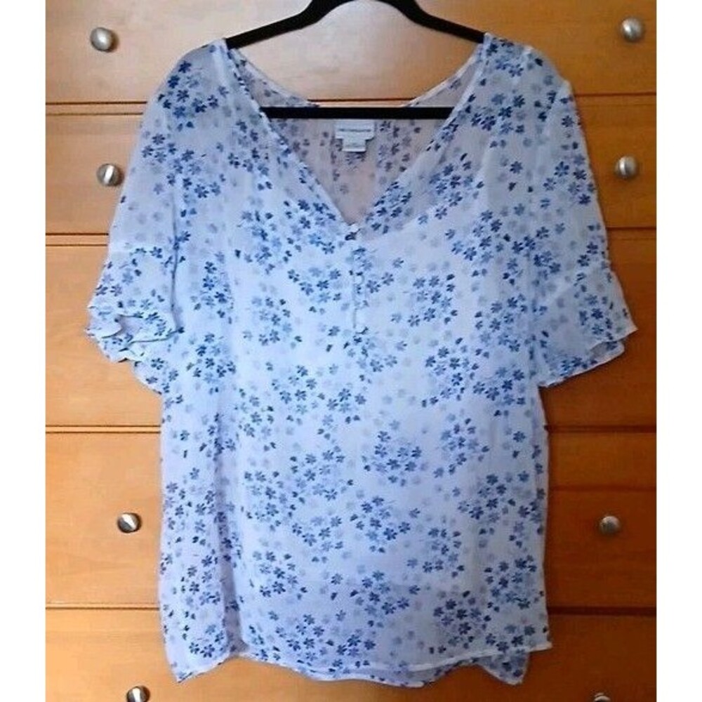 Liz Claiborne Womens XXL Blue Floral Chiffon V-Neck Button Front Flutter Slv Top